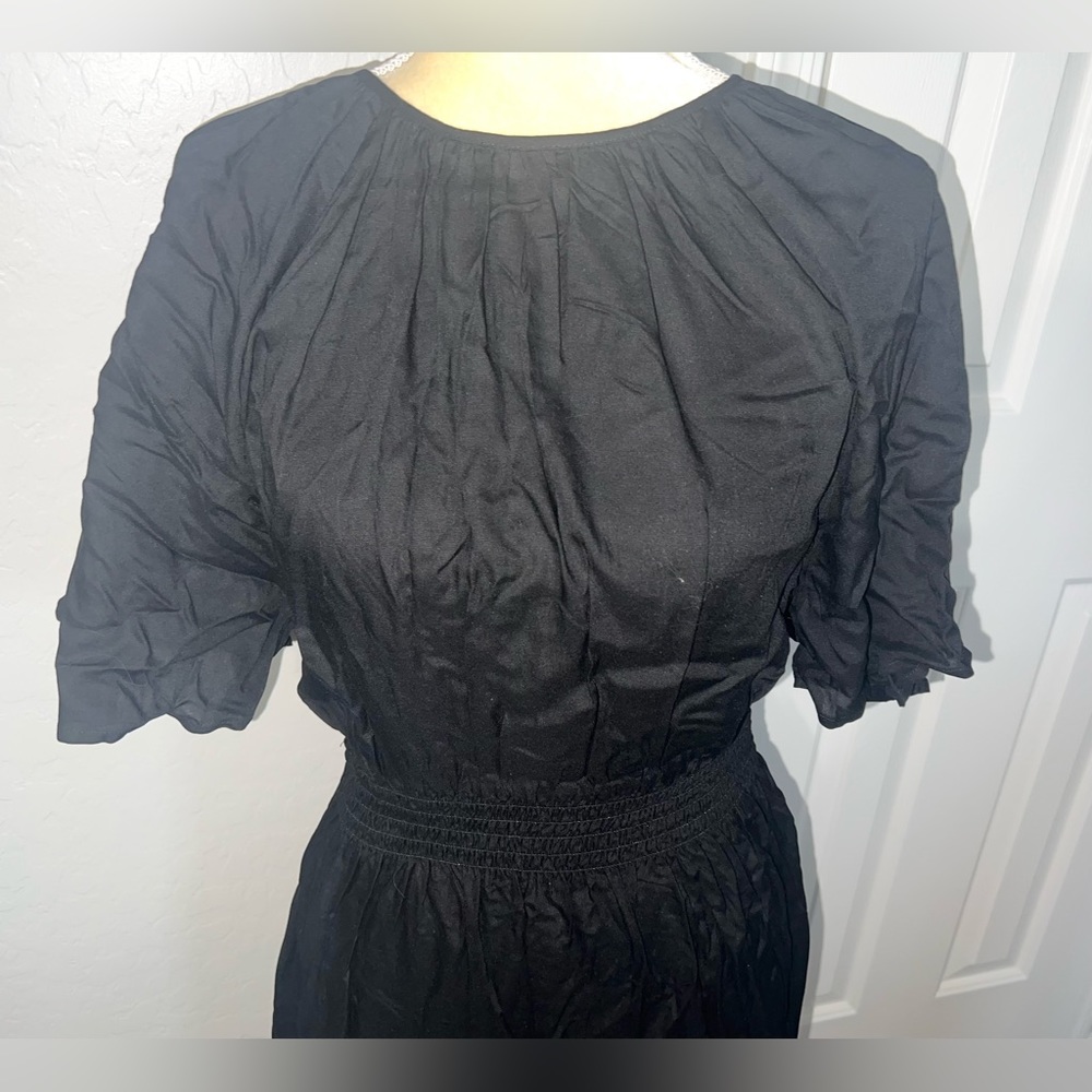 $6 H&M BLACK DRESS SIZE SMALL. NEVER WORN. $6 WHEN BUNDLED WITH 3 Or More - Picture 2 of 6